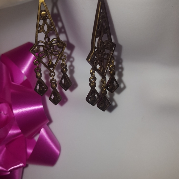 New Majestic teardrop rhinestone classy design earrings - Picture 6 of 12